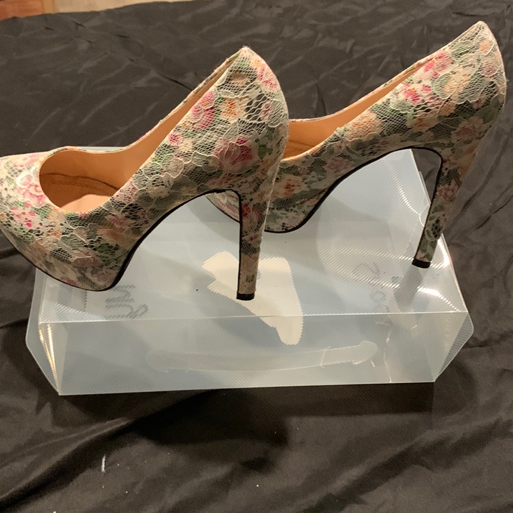 Floral design shoe. Unfamiliar designer only can show logo. Size 8
